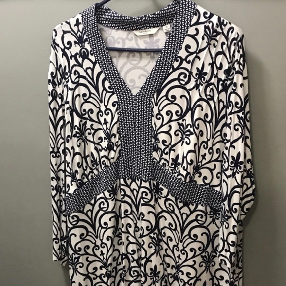 Liz Claiborne Tops - SOFT NAVY & WHITE "LIZ" TOP